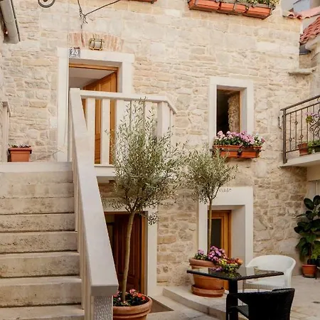 Guest house Stone House Luxury Split