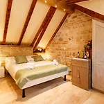 Pensión Stone House Luxury Split