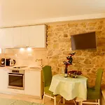 Stone House Luxury Pensión