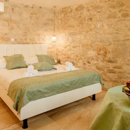 Stone House Luxury Pensión Split