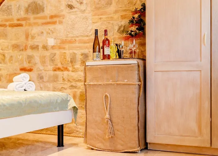 Гостьовий будинок Stone House Luxury