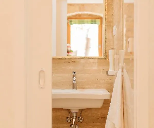 Stone House Luxury Гостьовий будинок 4*