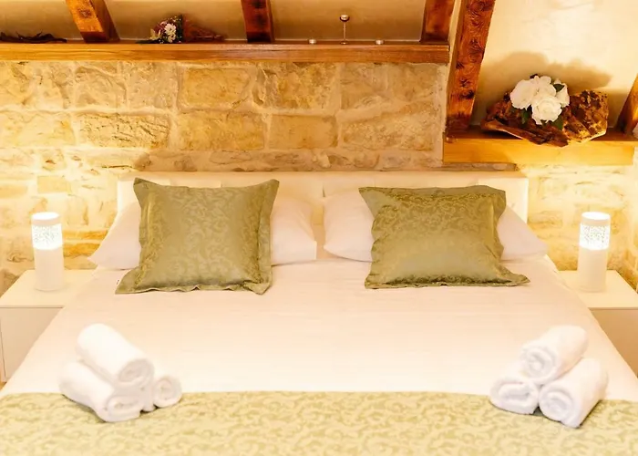 Stone House Luxury Гостьовий будинок Спліт
