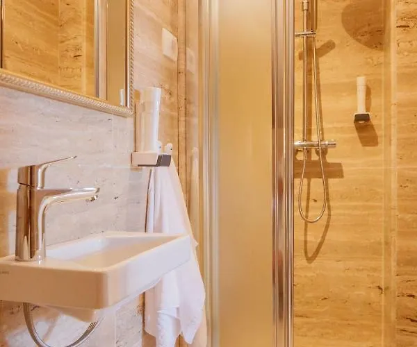 Stone House Luxury Гостьовий будинок