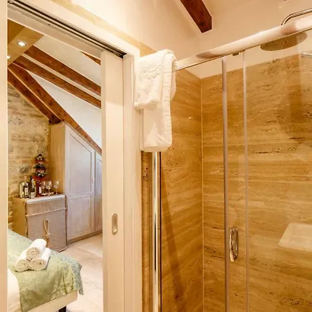 Stone House Luxury 4* Spalato