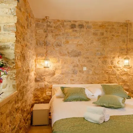 Stone House Luxury 4* Spalato
