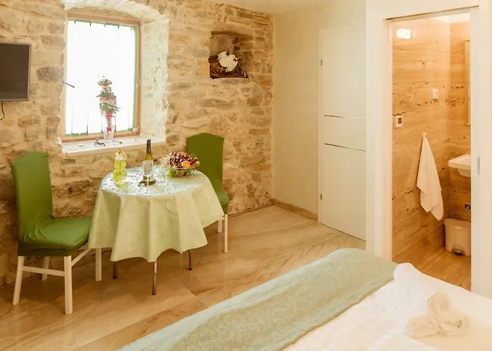 招待所 Stone House Luxury 4*